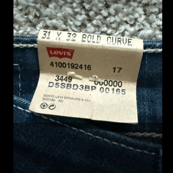Levi's Ladies Bold Curve Classis Jeans NWT - Picture 2 of 9